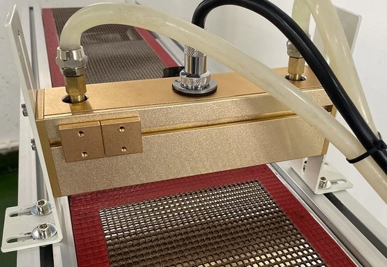 Hệ thống băng tải bảo dưỡng tia cực tím 365nm Làm mát bằng nước cho nhựa / mực in / vecni